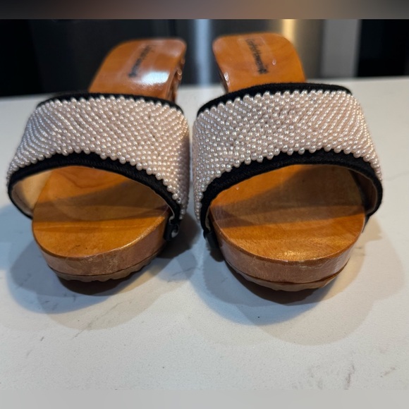 Crafts Hawaii Women's Off-White Beading W/ Black Trim Carved Wooden Clogs Size 6 - Picture 4 of 13